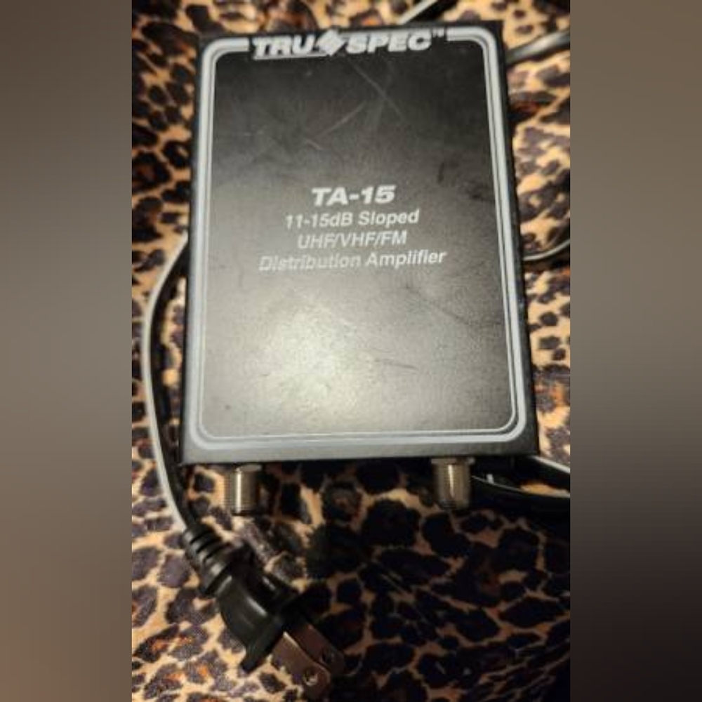 TA-15 DISTRIBUTION AMPLIFIER 15dB UHF-VHF